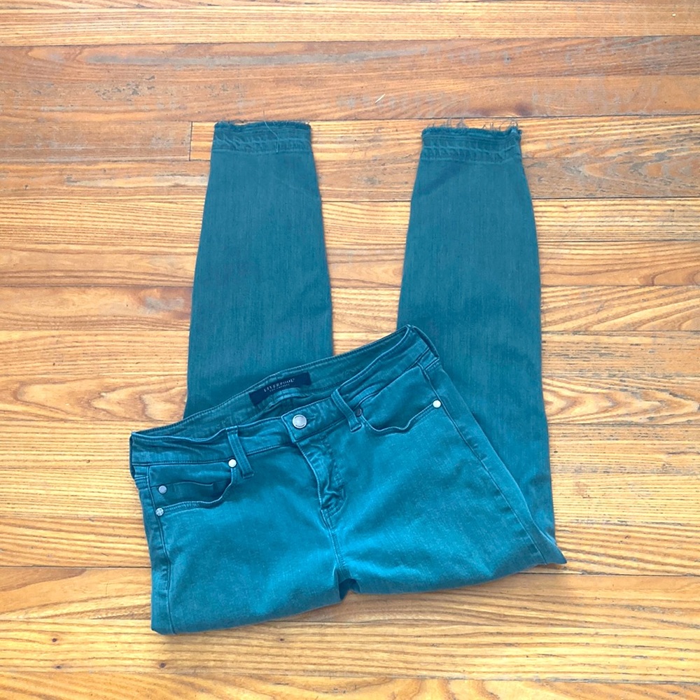 Liverpool size 6 dark green crop. Lots of stretch cropped denim jeans.